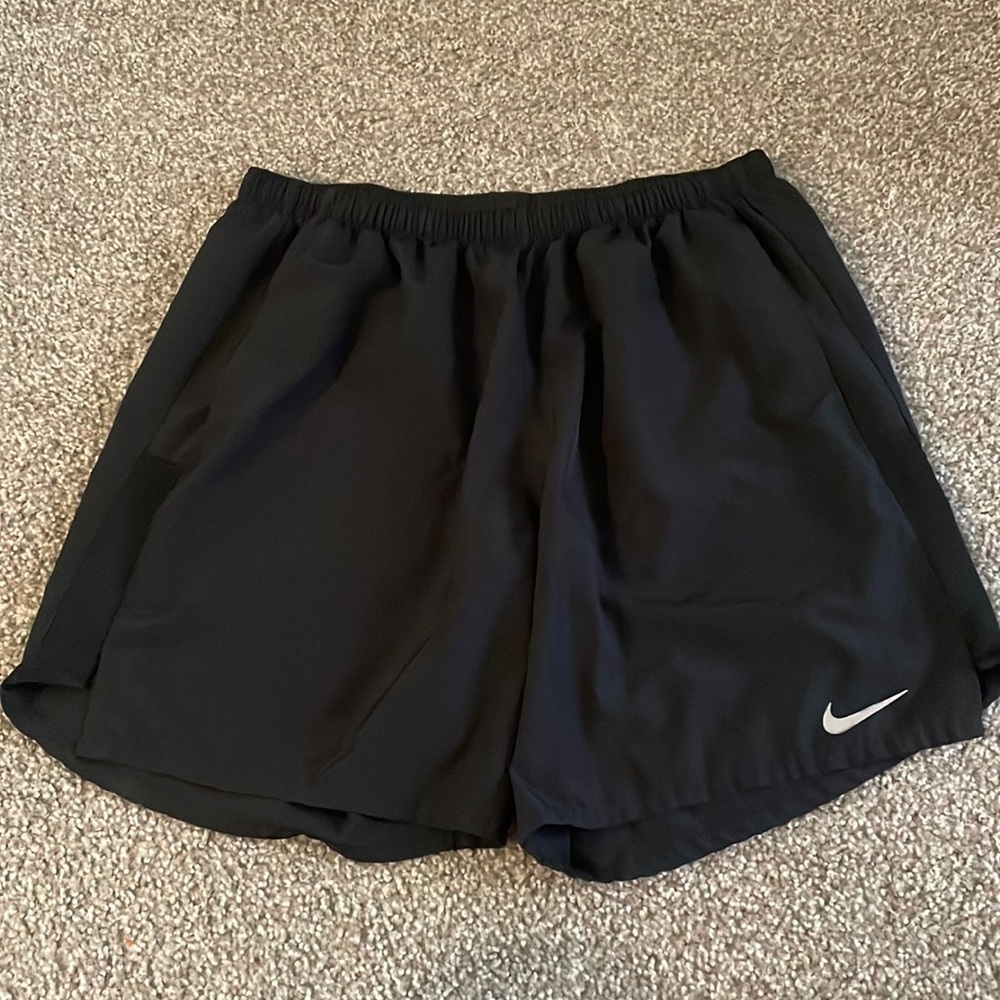 Men’s Nike Challenger Shorts 7” Inseam